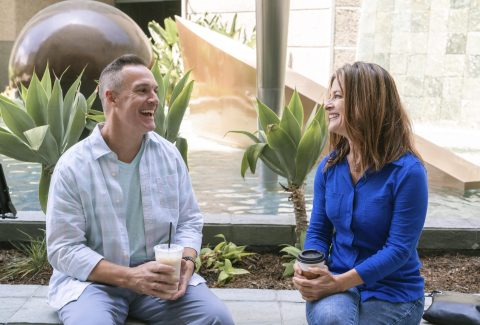 medium-shot-smiley-people-discussing